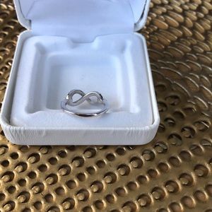 Women’s infinity ring